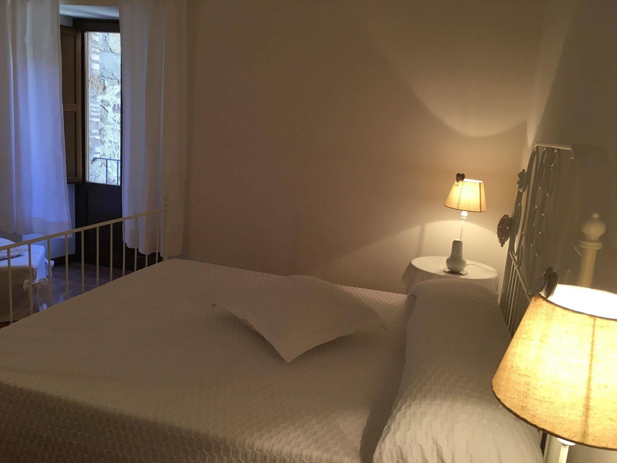 B&B Michelangeli - Private parking Orvieto Exteriör bild